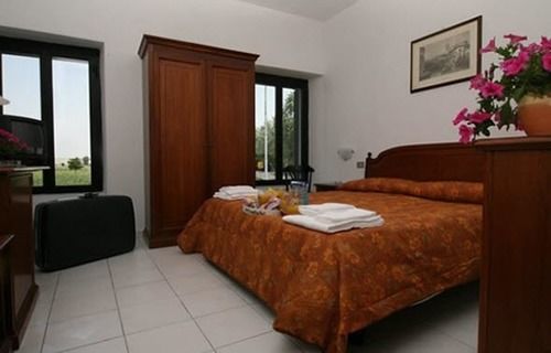 Hotel Vecchio Convento Bareggio Exterior photo