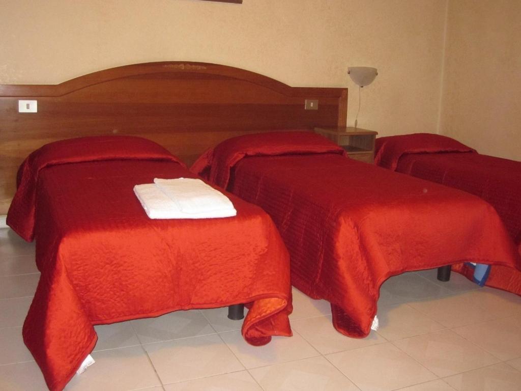 Hotel Vecchio Convento Bareggio Room photo
